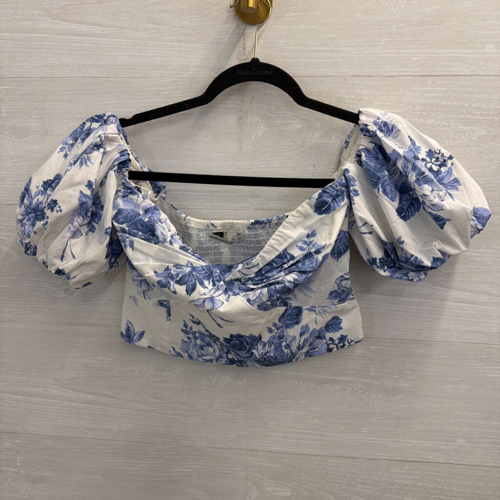 Abercrombie and Fitch White/ Blue Print Cropped Short Puff Sleeve Top Small