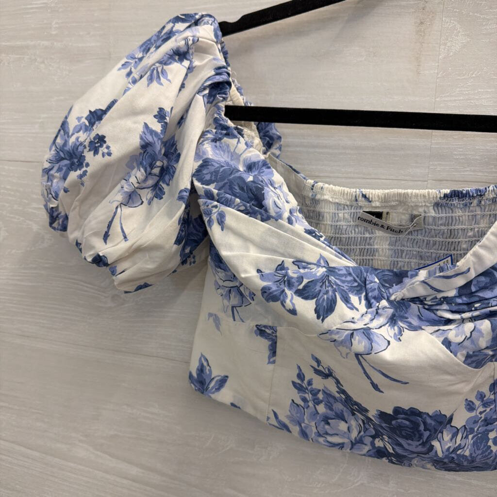 Abercrombie and Fitch White/ Blue Print Cropped Short Puff Sleeve Top Small