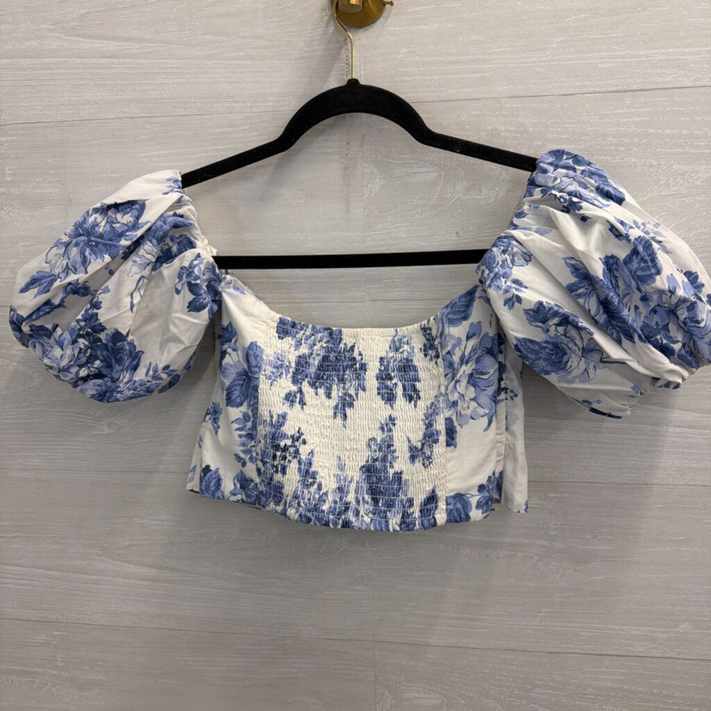 Abercrombie and Fitch White/ Blue Print Cropped Short Puff Sleeve Top Small