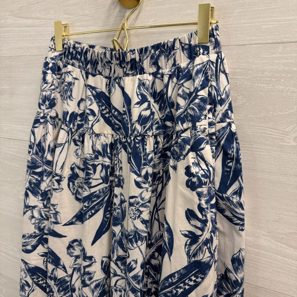 Abercrombie and Fitch White/ Blue Print Maxi Skirt Extra Small