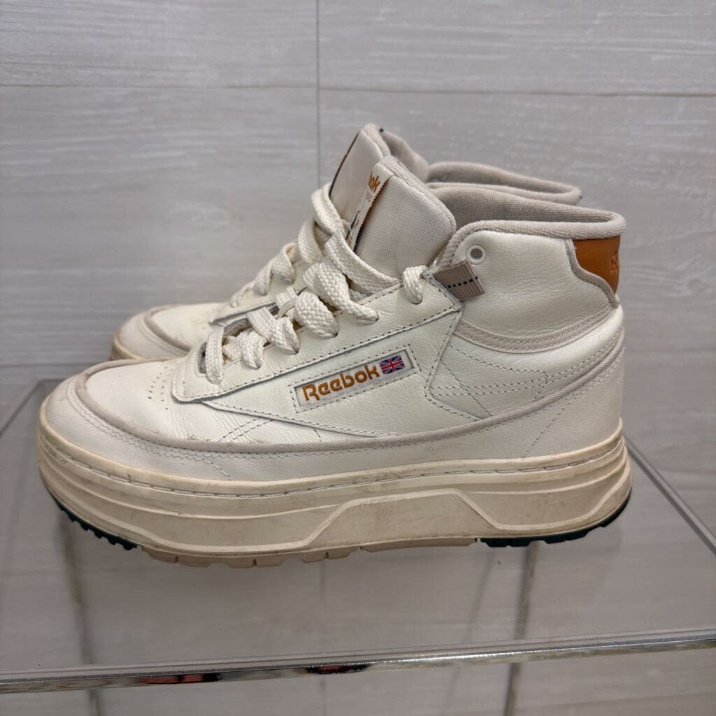 Reebok White Club C Geo Mid Sneakers 7.5