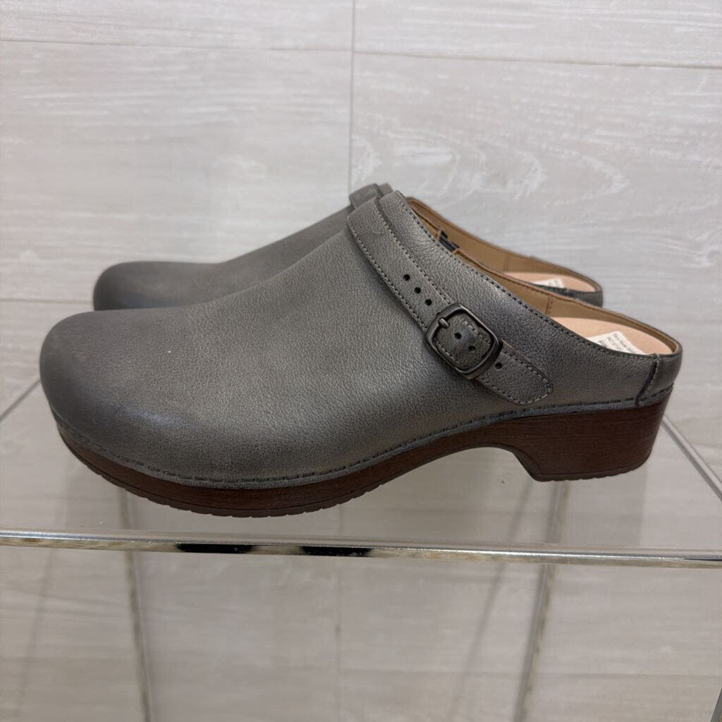 Dankso Grey Leather Berry Clogs 42