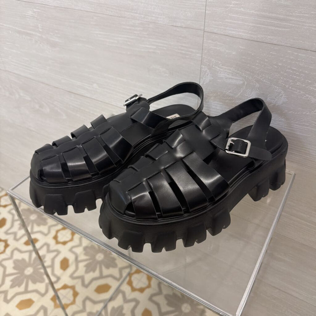 Steve Madden Black Strappy Echo Platform Sandals 10