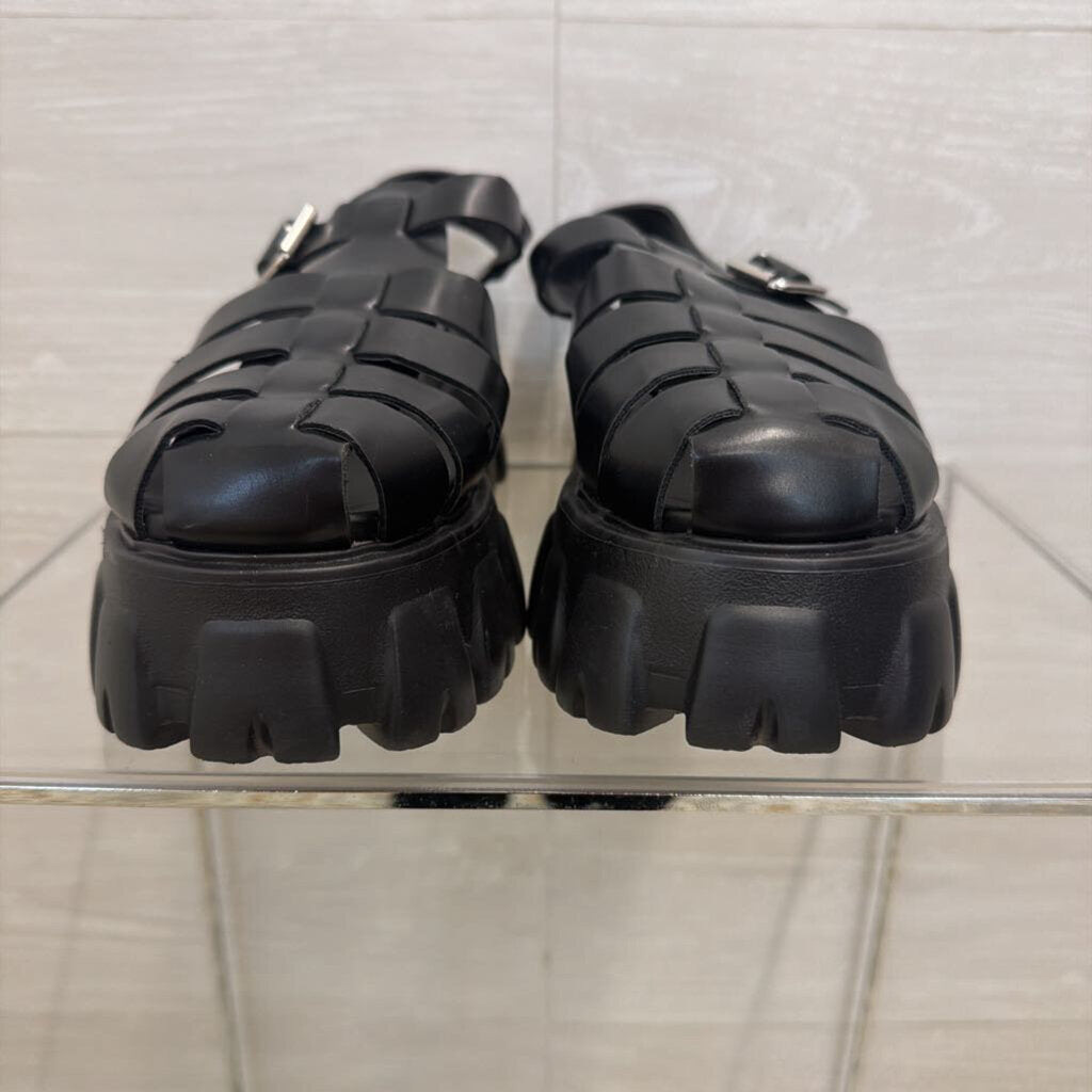 Steve Madden Black Strappy Echo Platform Sandals 10
