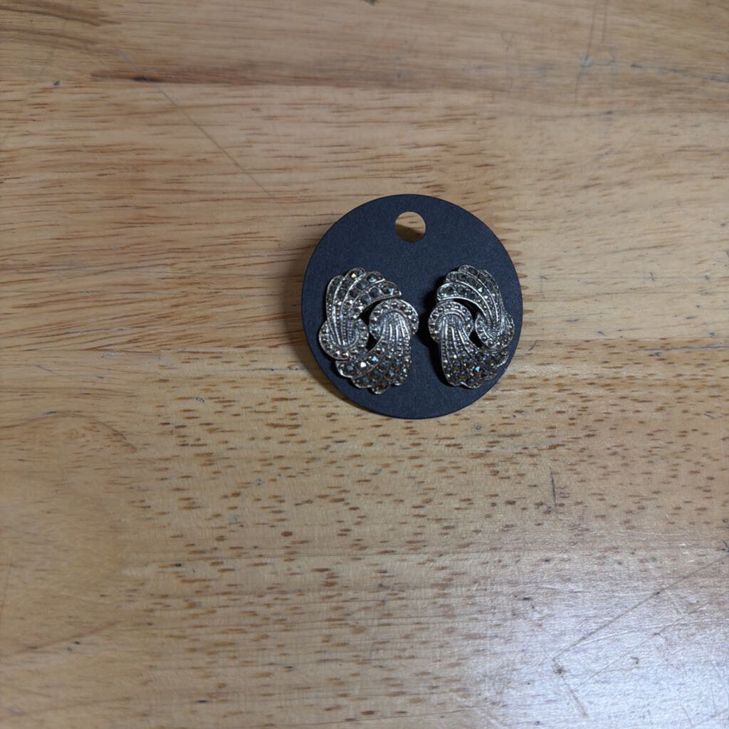 Vintage Inspired Silver Stud Earringsj