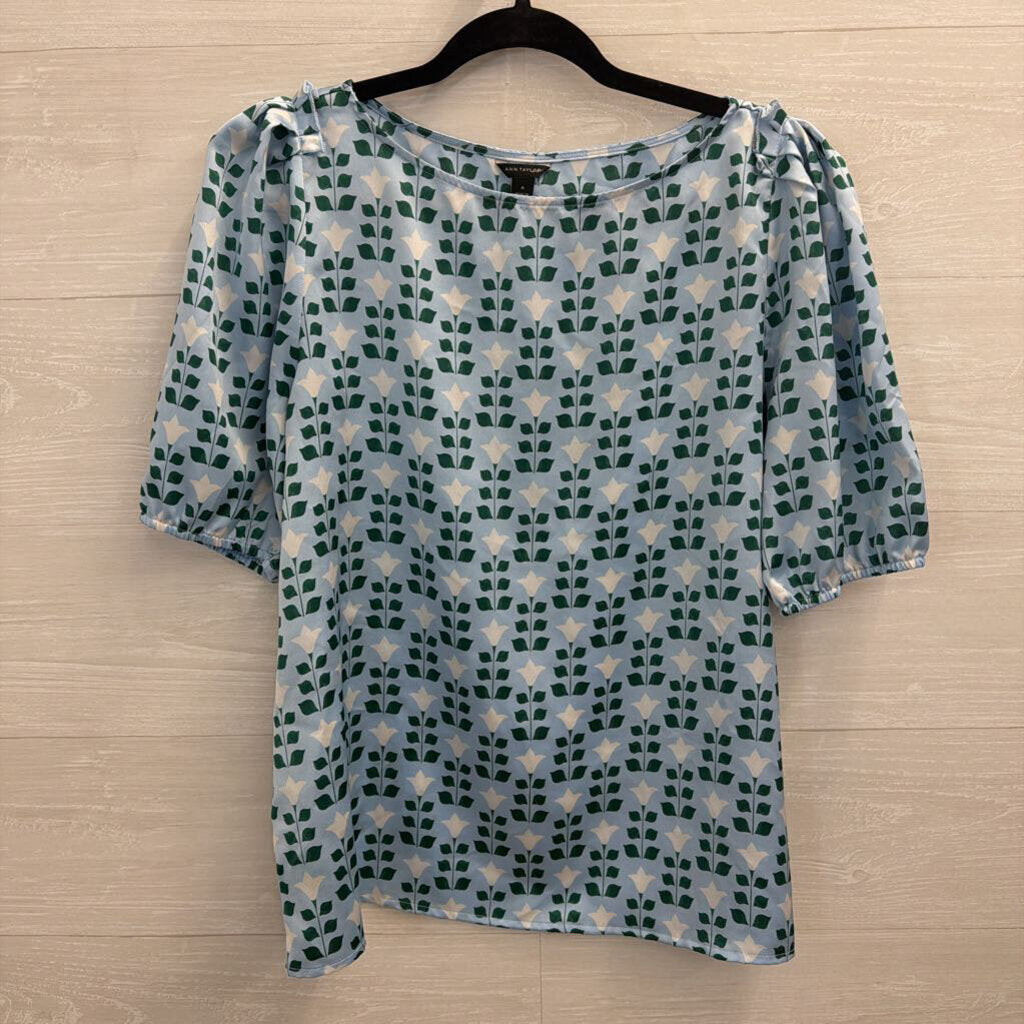 Ann Taylor Blue/ Multi Print Silky Short Sleeve Top Medium