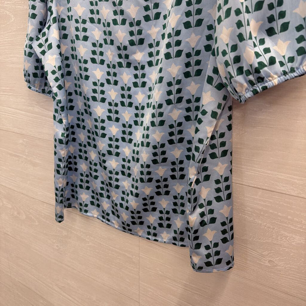 Ann Taylor Blue/ Multi Print Silky Short Sleeve Top Medium