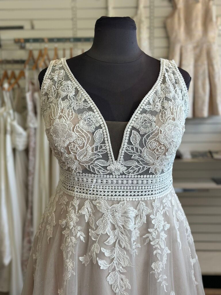 Glitter Tulle Lace Applique Wedding Dress 24