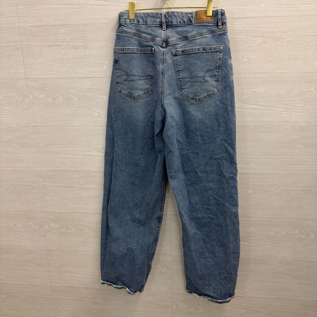 American Eagle Light Wash Curvy Super High Rise Baggy Straight Jeans 8