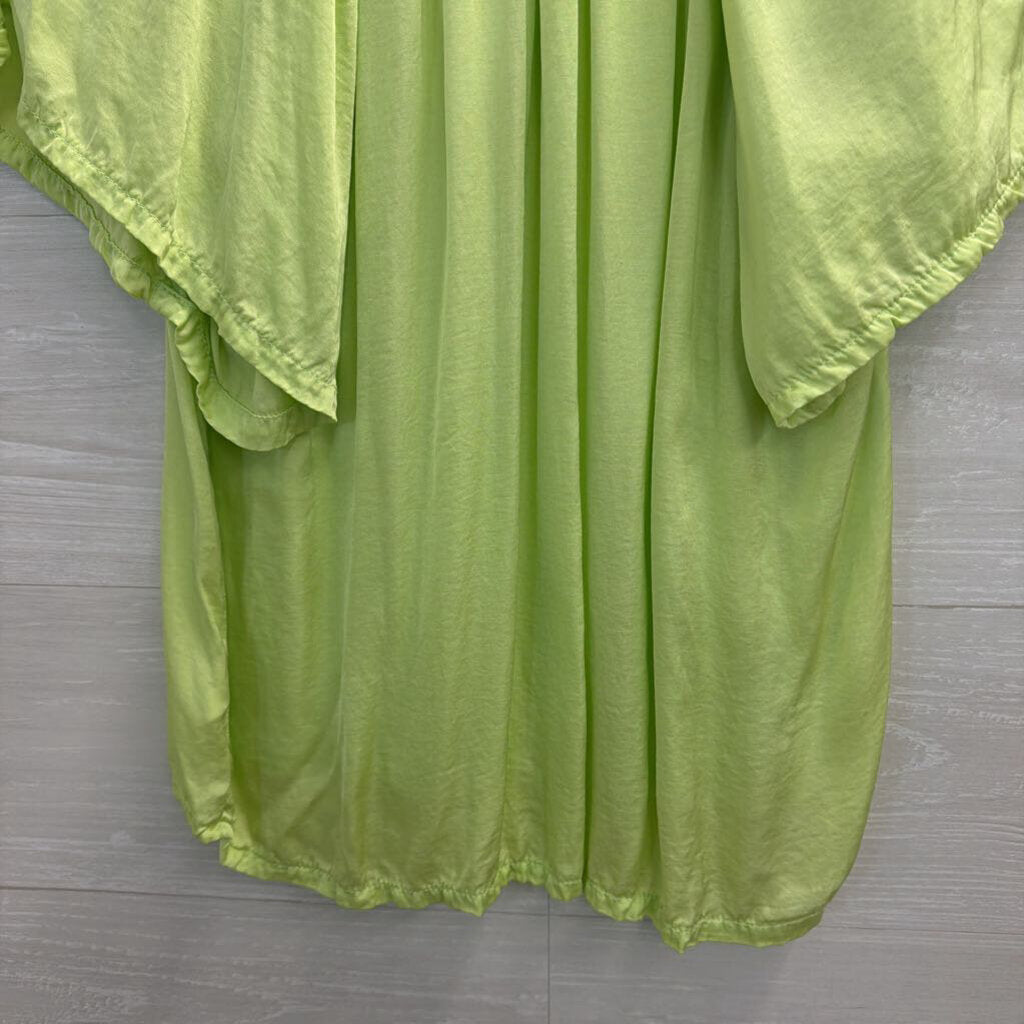 Red Haute Green Silky Short Sleeve Top Medium
