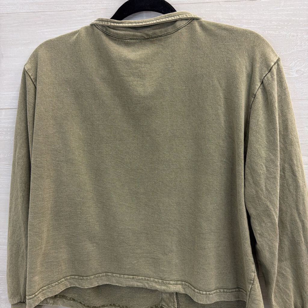 Solitaire Green Long Sleeve Front Pocket Button Front Top Small