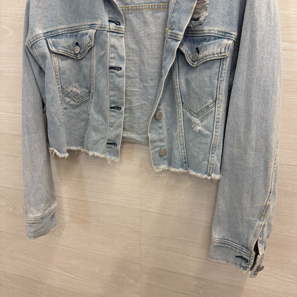 PacSun Light Wash Distressed Cropped Denim Jacket M/L