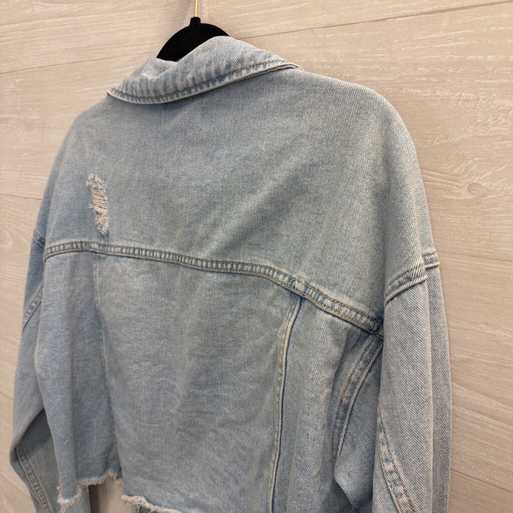 PacSun Light Wash Distressed Cropped Denim Jacket M/L