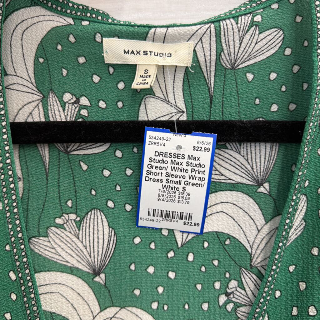 Max Studio Green/ White Print Short Sleeve Wrap Dress Small