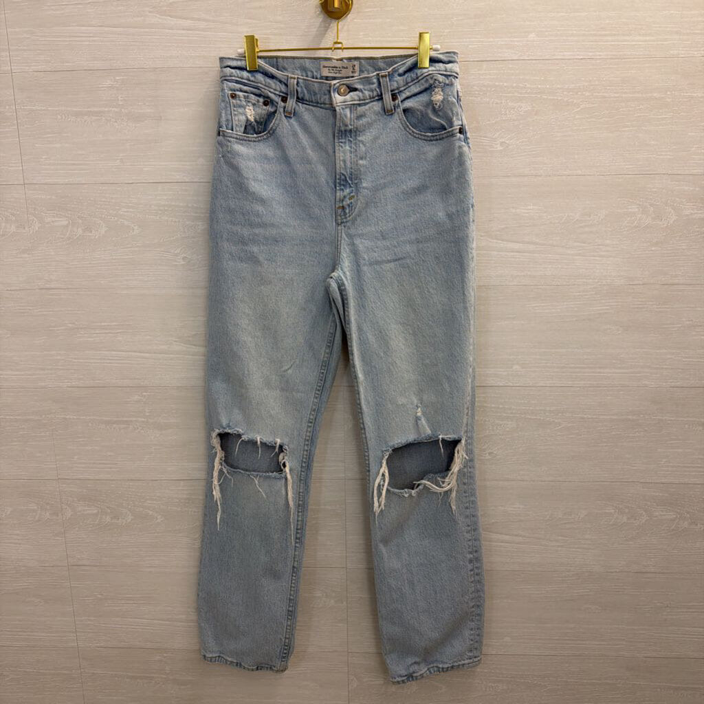 Abercrombie and Fitch Light Wash The 90s Straight Ultra High Rise Jeans 29