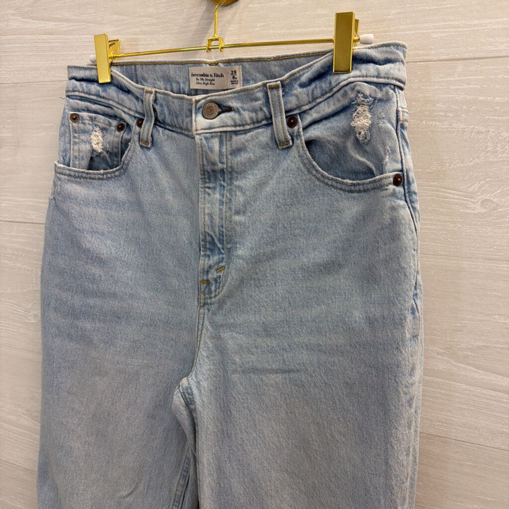 Abercrombie and Fitch Light Wash The 90s Straight Ultra High Rise Jeans 29