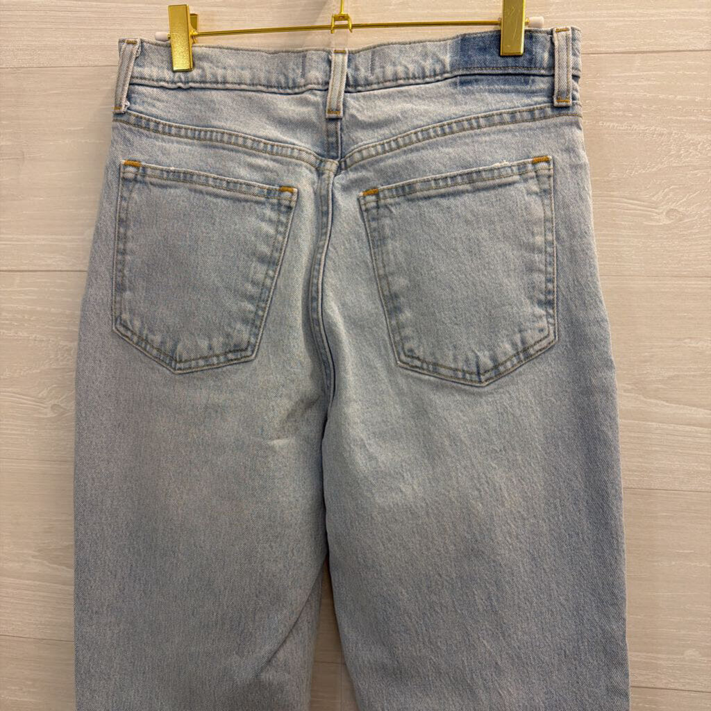 Abercrombie and Fitch Light Wash The 90s Straight Ultra High Rise Jeans 29