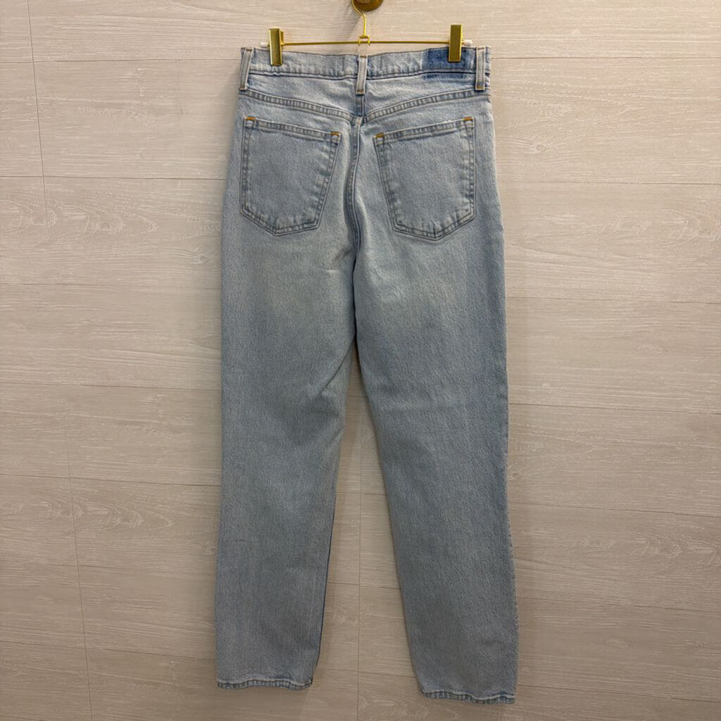 Abercrombie and Fitch Light Wash The 90s Straight Ultra High Rise Jeans 29