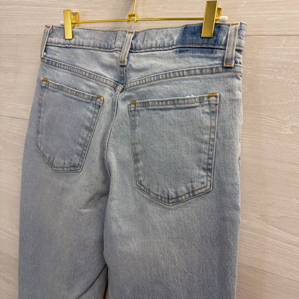 Abercrombie and Fitch Light Wash The 90s Straight Ultra High Rise Jeans 29