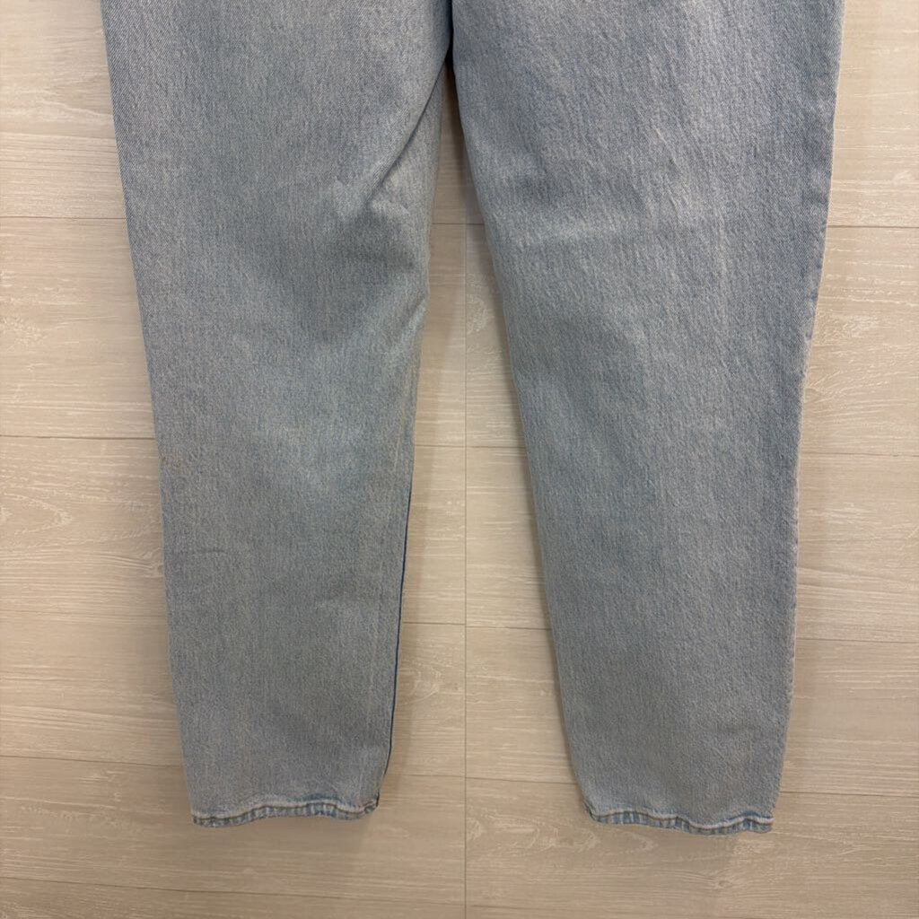 Abercrombie and Fitch Light Wash The 90s Straight Ultra High Rise Jeans 29