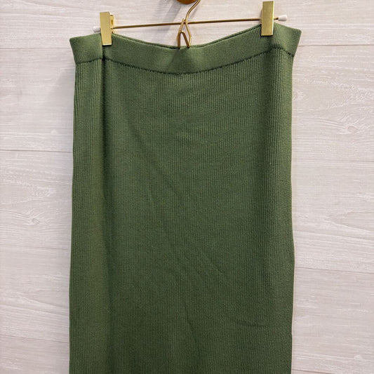 Abercrombie and Fitch Green Ribbed Knit Maxi Skirt Medium Petite