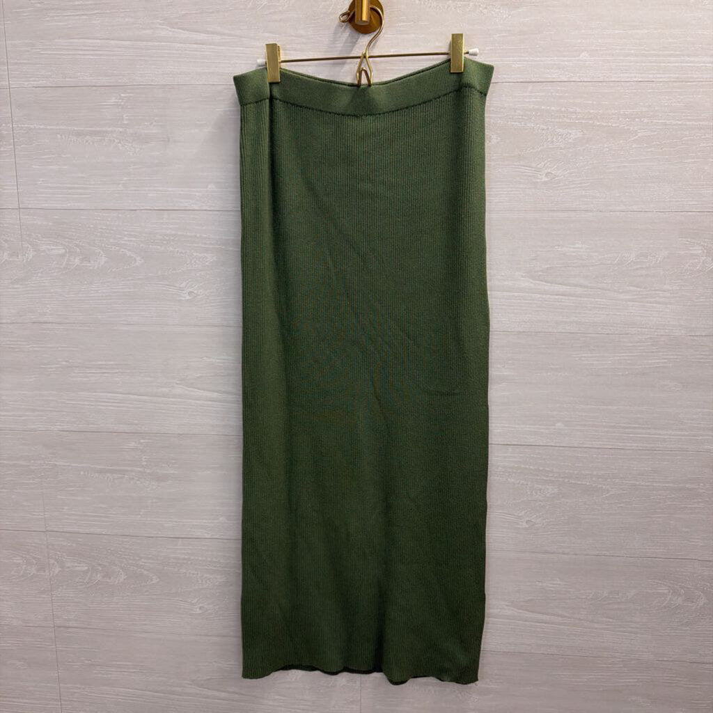 Abercrombie and Fitch Green Ribbed Knit Maxi Skirt Medium Petite