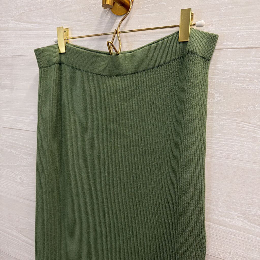 Abercrombie and Fitch Green Ribbed Knit Maxi Skirt Medium Petite