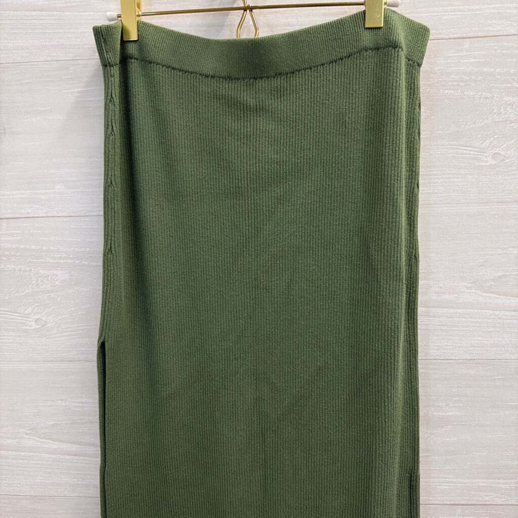 Abercrombie and Fitch Green Ribbed Knit Maxi Skirt Medium Petite