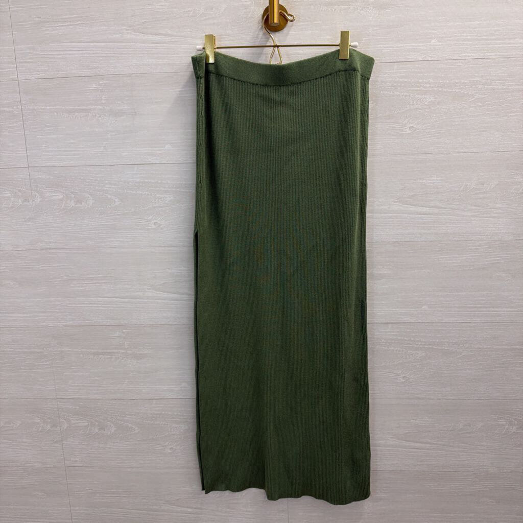 Abercrombie and Fitch Green Ribbed Knit Maxi Skirt Medium Petite