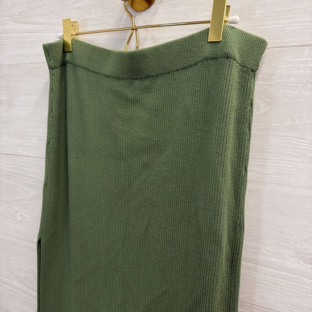 Abercrombie and Fitch Green Ribbed Knit Maxi Skirt Medium Petite