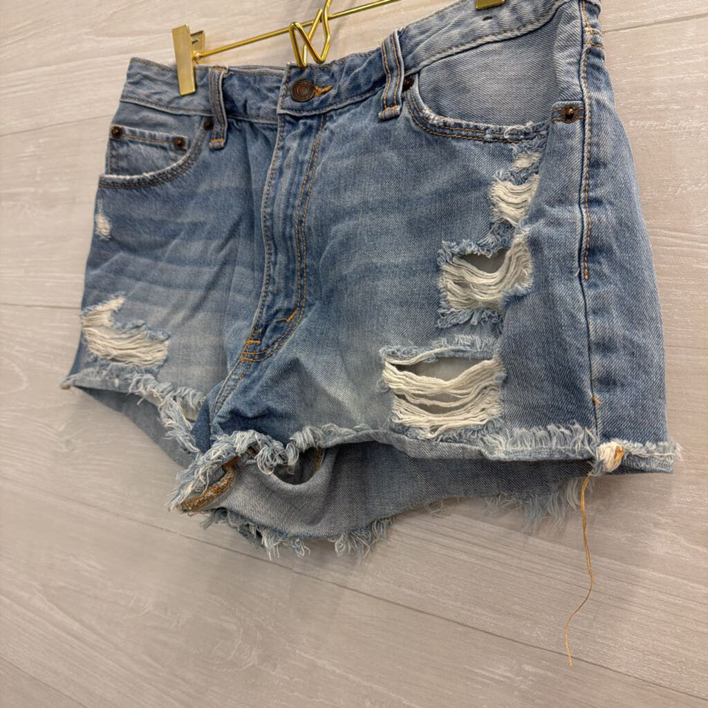 Abercrombie and Fitch Light Wash Distressed Cut Off Shorts 28