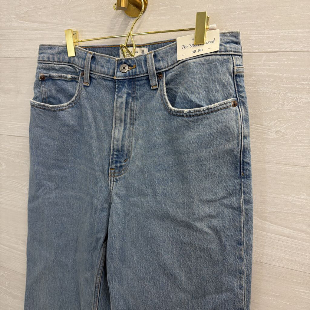 Abercrombie and Fitch Light Wash The 90s Relaxed High Rise Jeans 30 Short