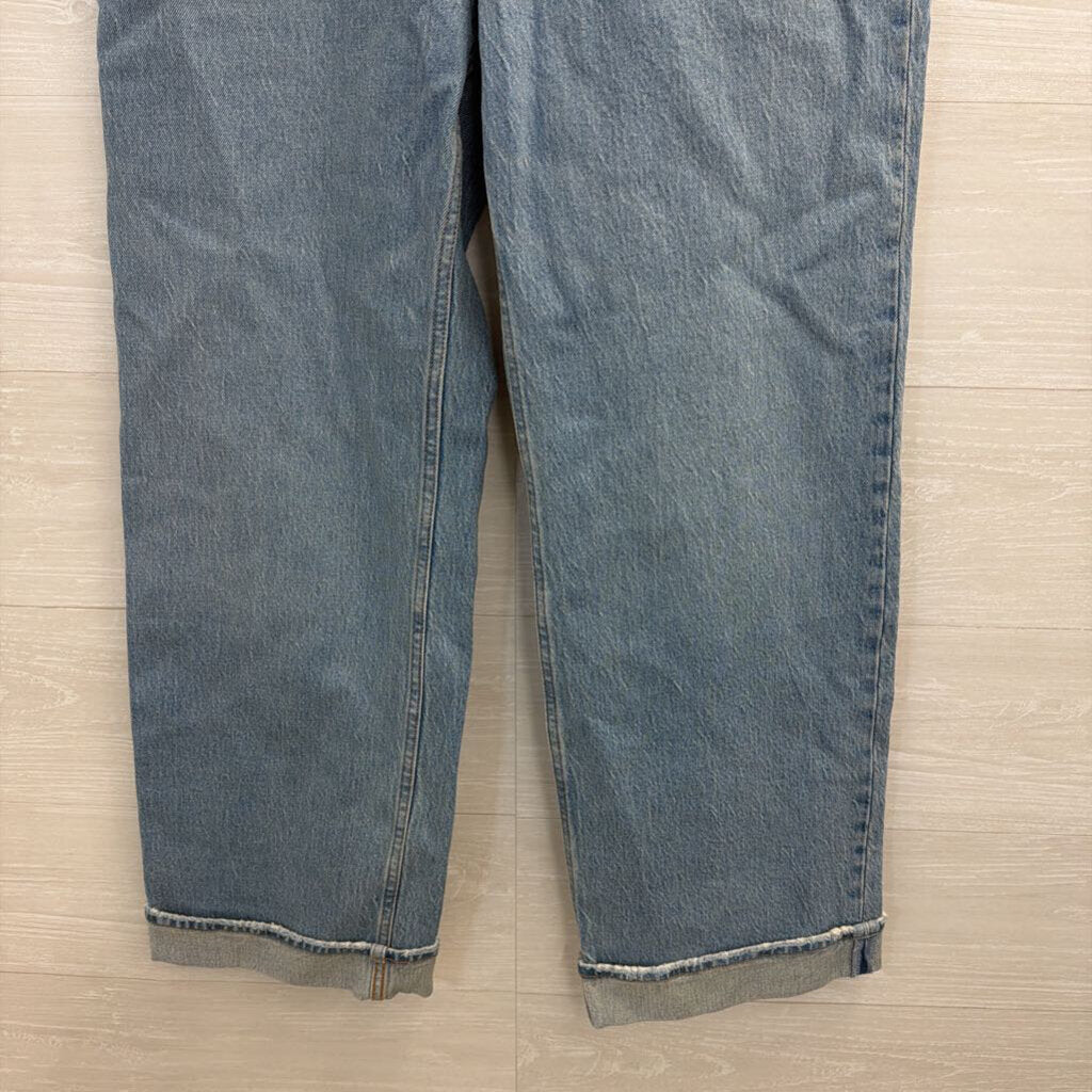 Abercrombie and Fitch Light Wash The 90s Relaxed High Rise Jeans 30 Short
