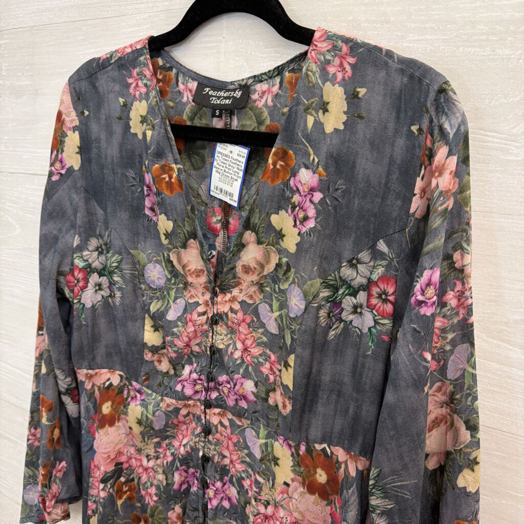 Feathers by Tolani Grey/ Multi Floral Print Long Sleeve Button Front Midi Dress Small
