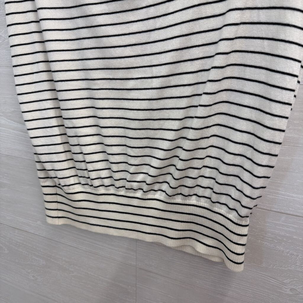 Banana Republic White/ Black Striped Knit Short Sleeve Top Small