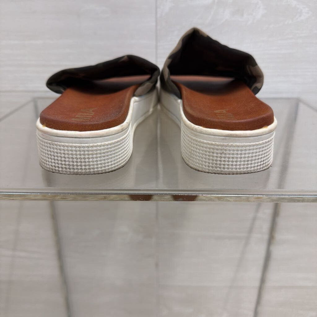 MIA Green Camo Strap Platform Sandal Slides 6.5
