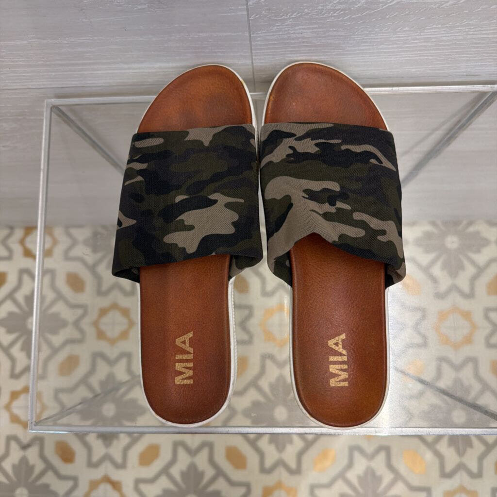 MIA Green Camo Strap Platform Sandal Slides 6.5