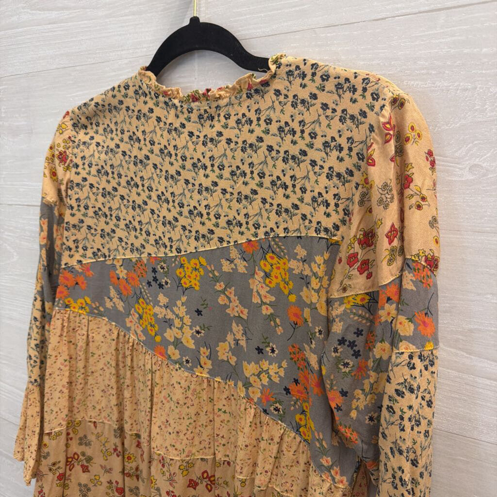 Fashion Fuse Beige/ Multi Print Long Sleeve Top Small