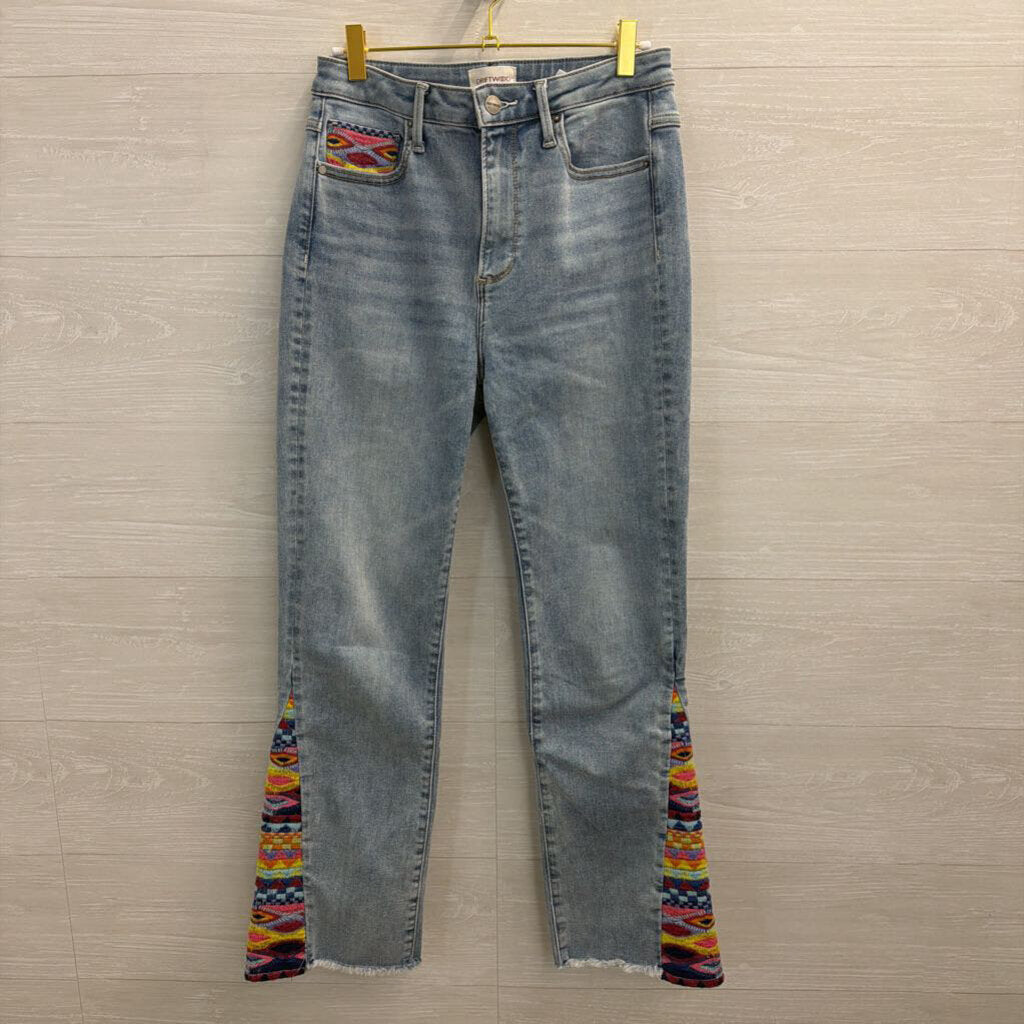 Driftwood Light Wash Embroidered Detail Jeans 26