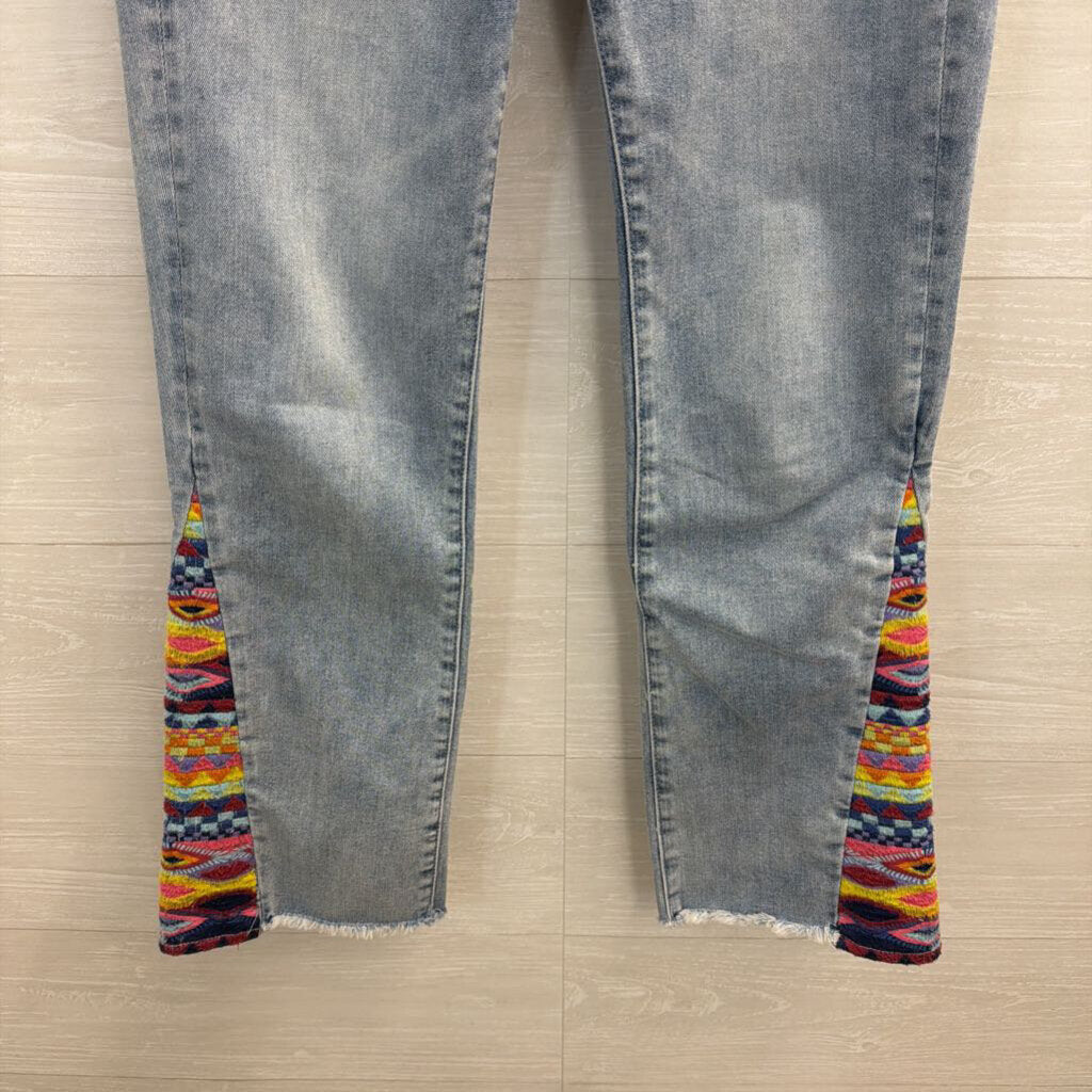 Driftwood Light Wash Embroidered Detail Jeans 26