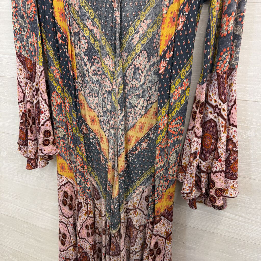 Umgee Grey/ Multi Print Long Bell Sleeve Open Front Duster Small