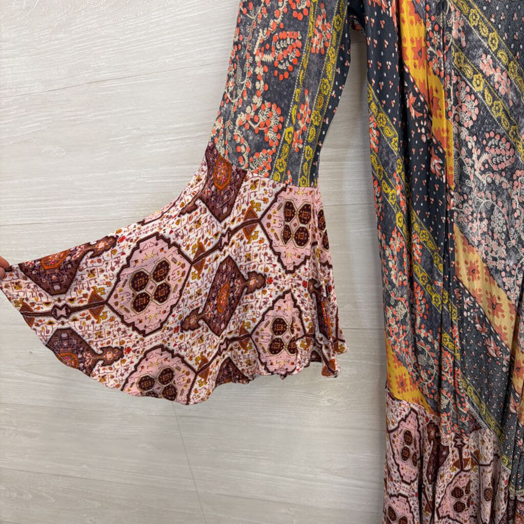 Umgee Grey/ Multi Print Long Bell Sleeve Open Front Duster Small