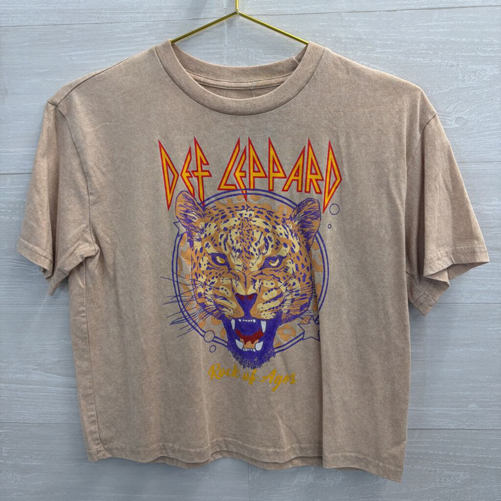 Def Leppard Brown Cropped Short Sleeve Graphic Tee Medium