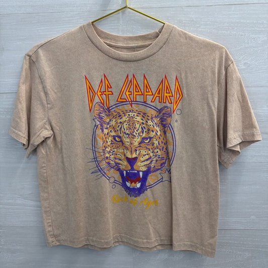 Def Leppard Brown Cropped Short Sleeve Graphic Tee Medium