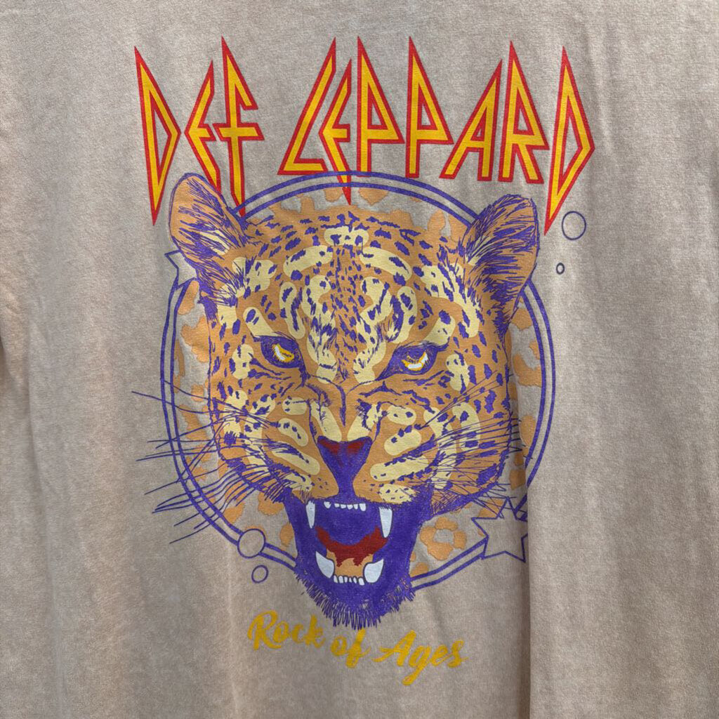 Def Leppard Brown Cropped Short Sleeve Graphic Tee Medium