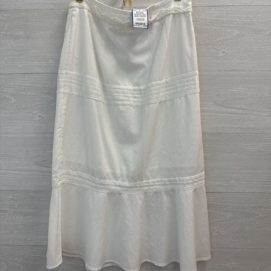 Commense White Tiered Lace Skirt Medium