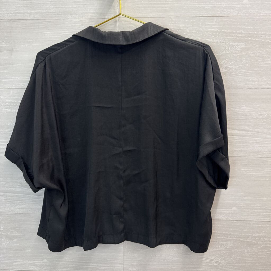 Black Collared Short Sleeve Button Down Large