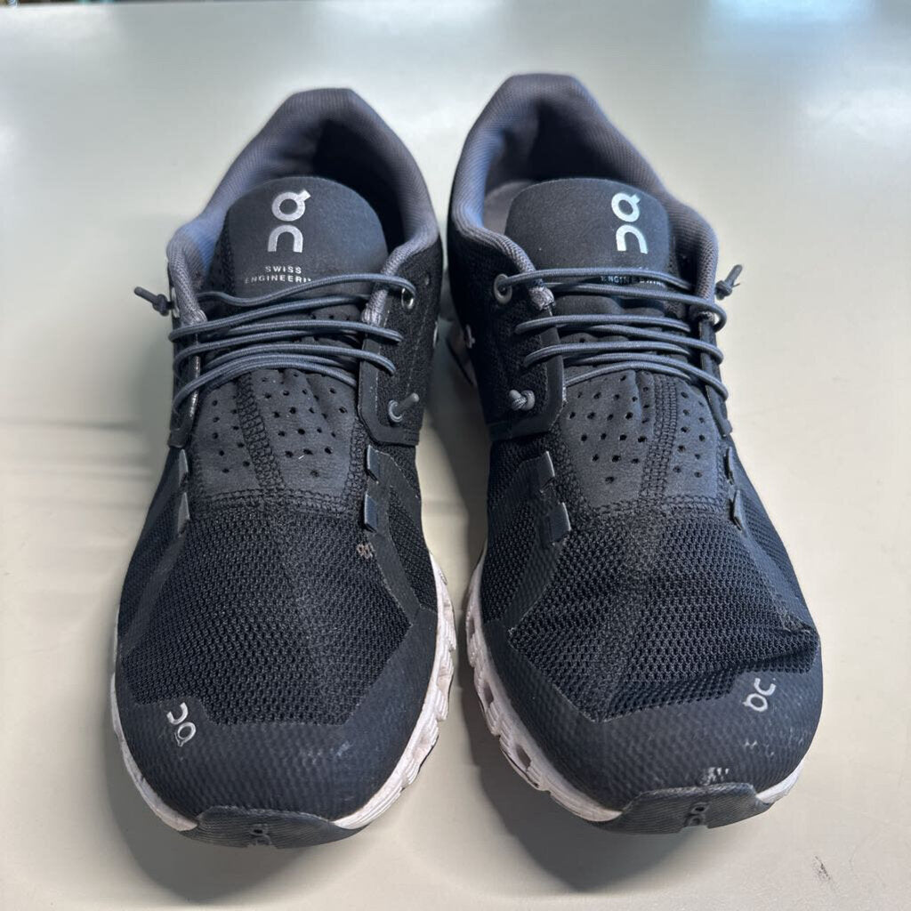 On Cloud Black Running Shoes 9.5