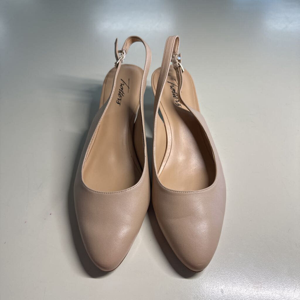 Trotters Round Toe Sling Back Heel 8.5