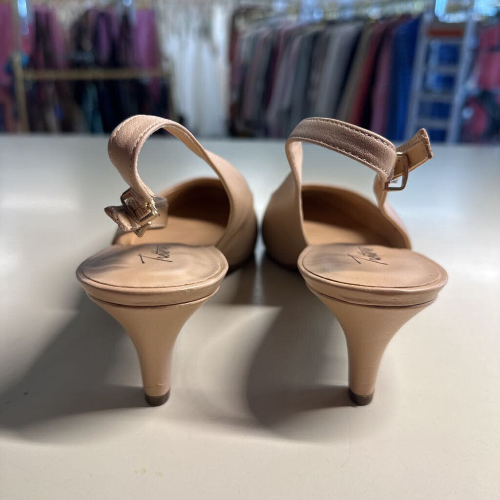 Trotters Round Toe Sling Back Heel 8.5